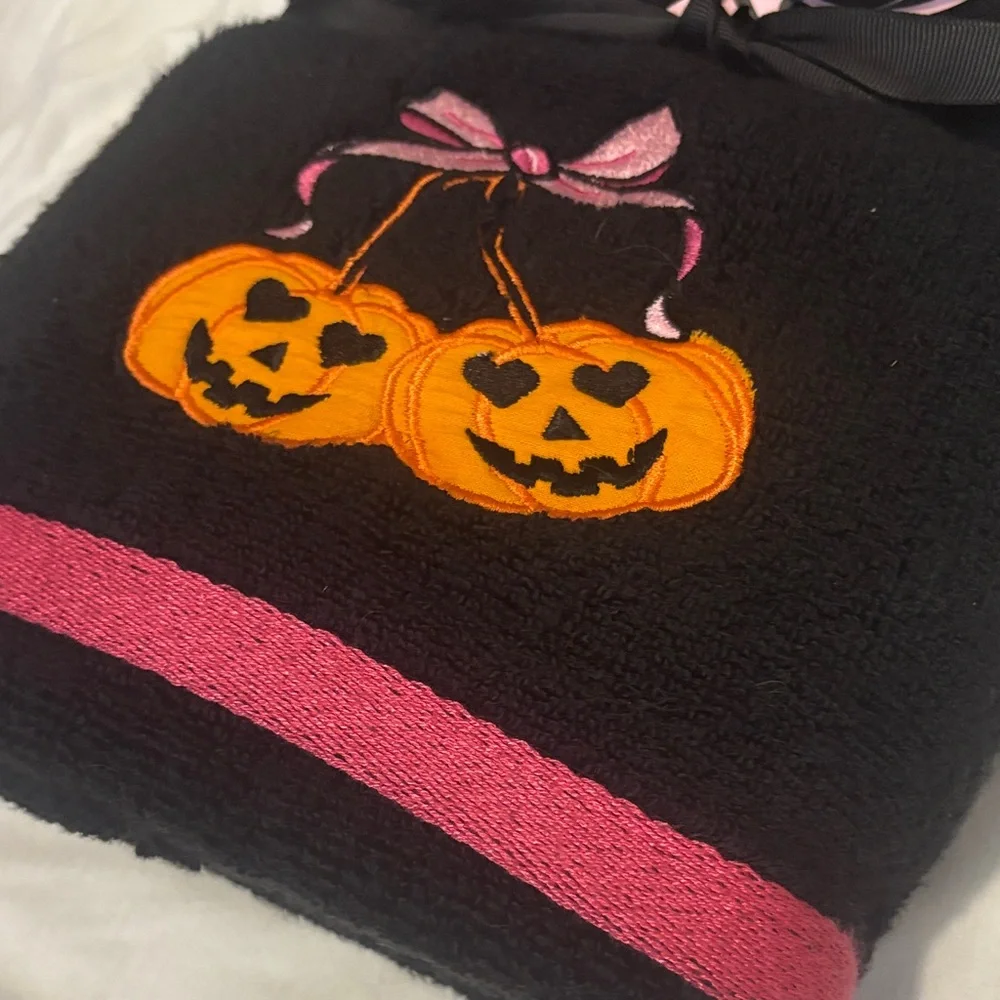 Betsey Johnson Black Towels with Orange Pumpkins and Pink Trim